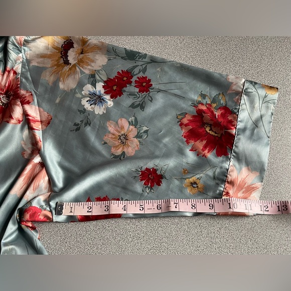 David’s Bridal Dusty Blue Satin Feel Robe Size L/XL - Picture 10 of 13